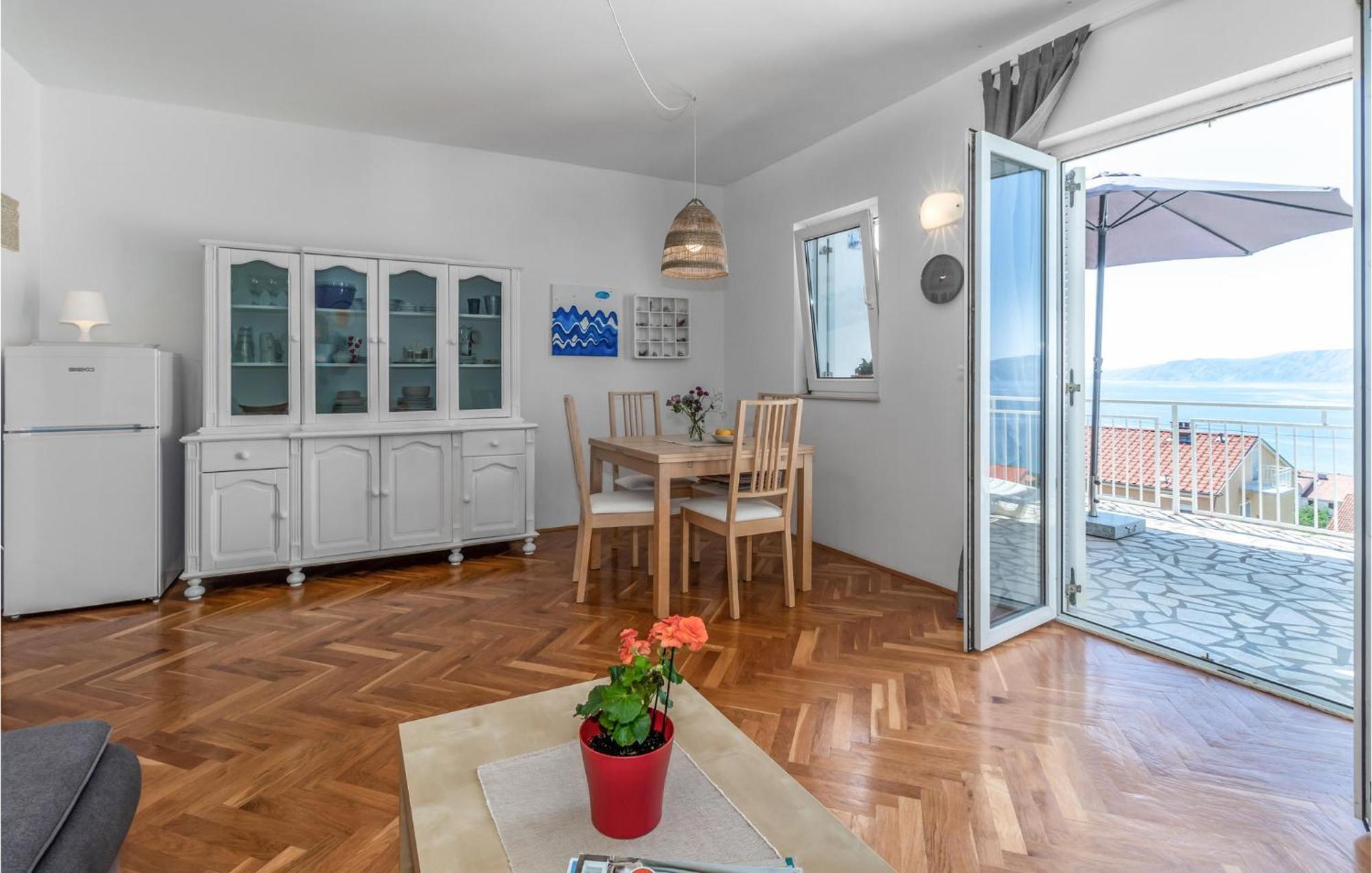 Lovely Apartment In Novi Vinodolski With Wifi Esterno foto