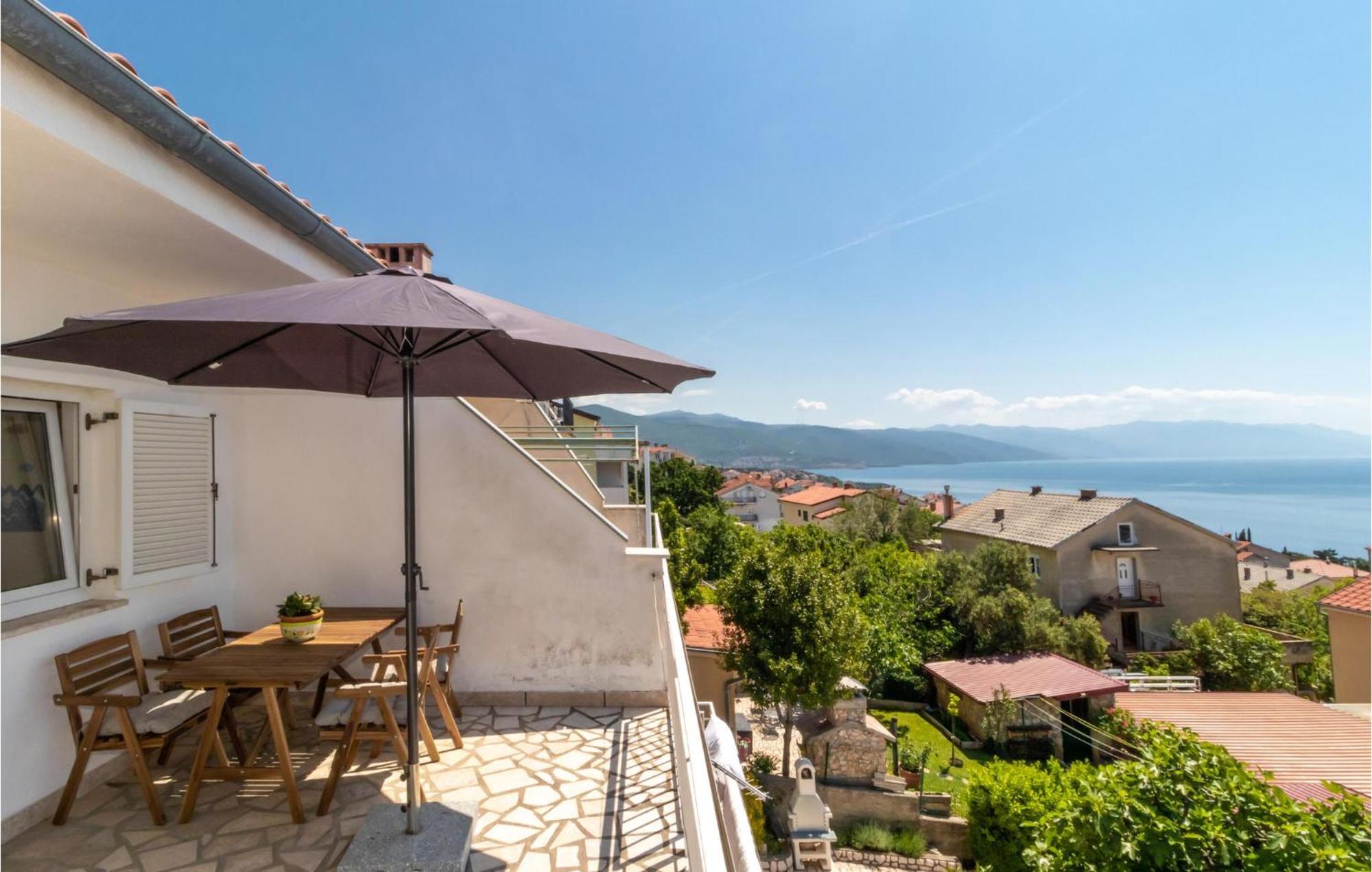 Lovely Apartment In Novi Vinodolski With Wifi Esterno foto