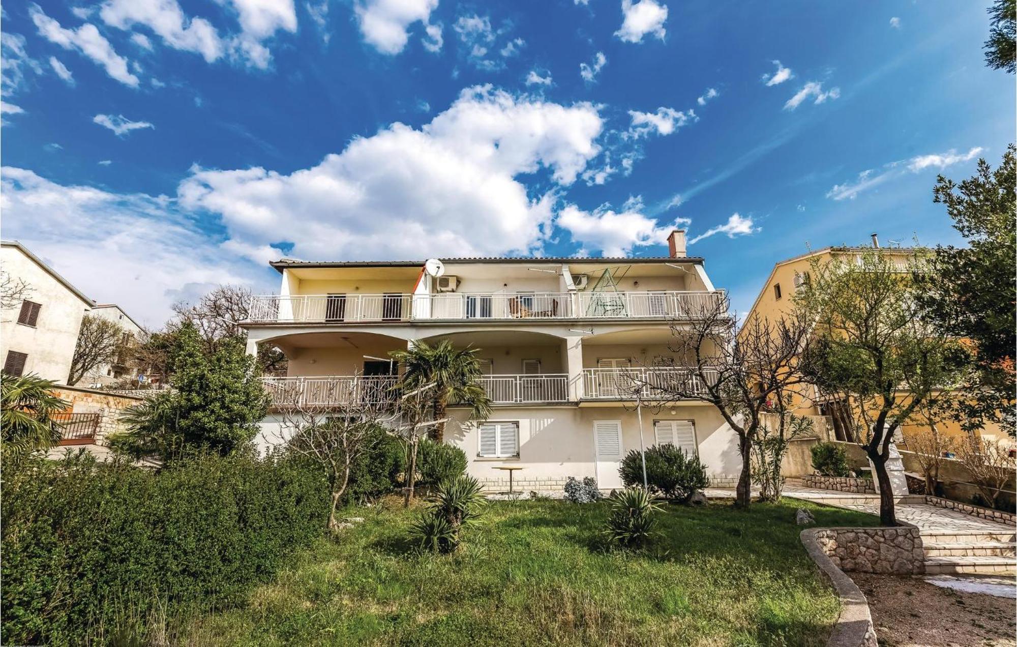 Lovely Apartment In Novi Vinodolski With Wifi Esterno foto