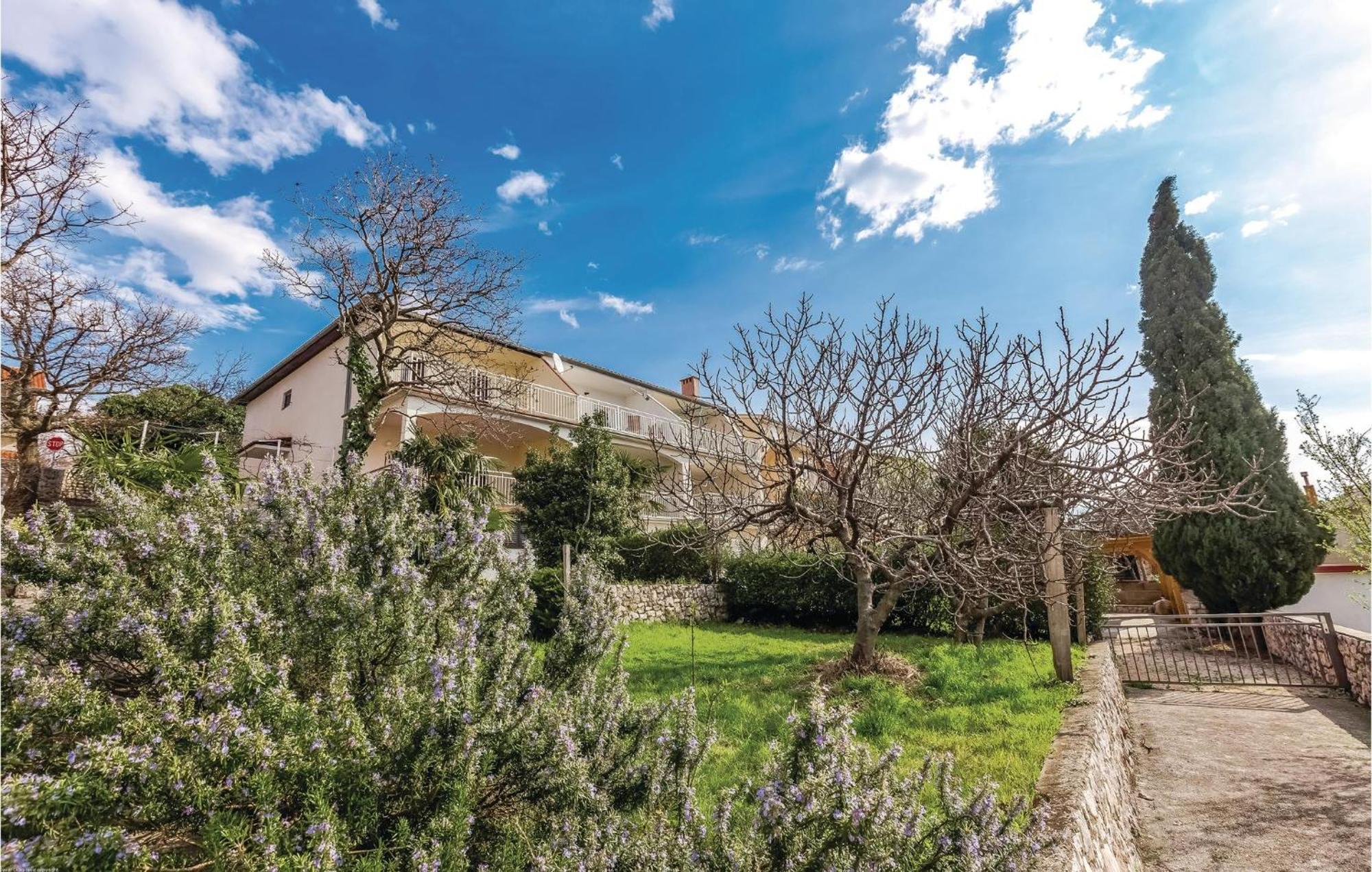 Lovely Apartment In Novi Vinodolski With Wifi Esterno foto